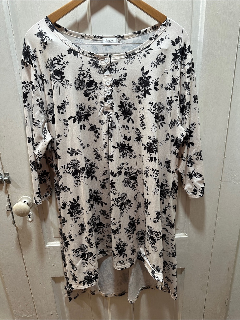 Nagroo Black Floral Button-Front Cream Tunic